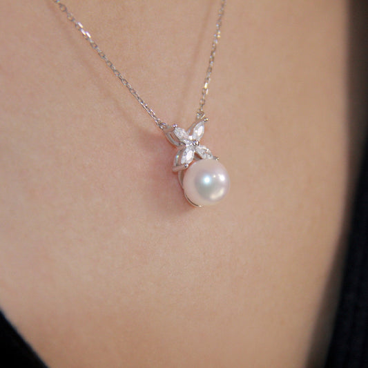 Fortuna Pendant - 8mm Pearl Your Way